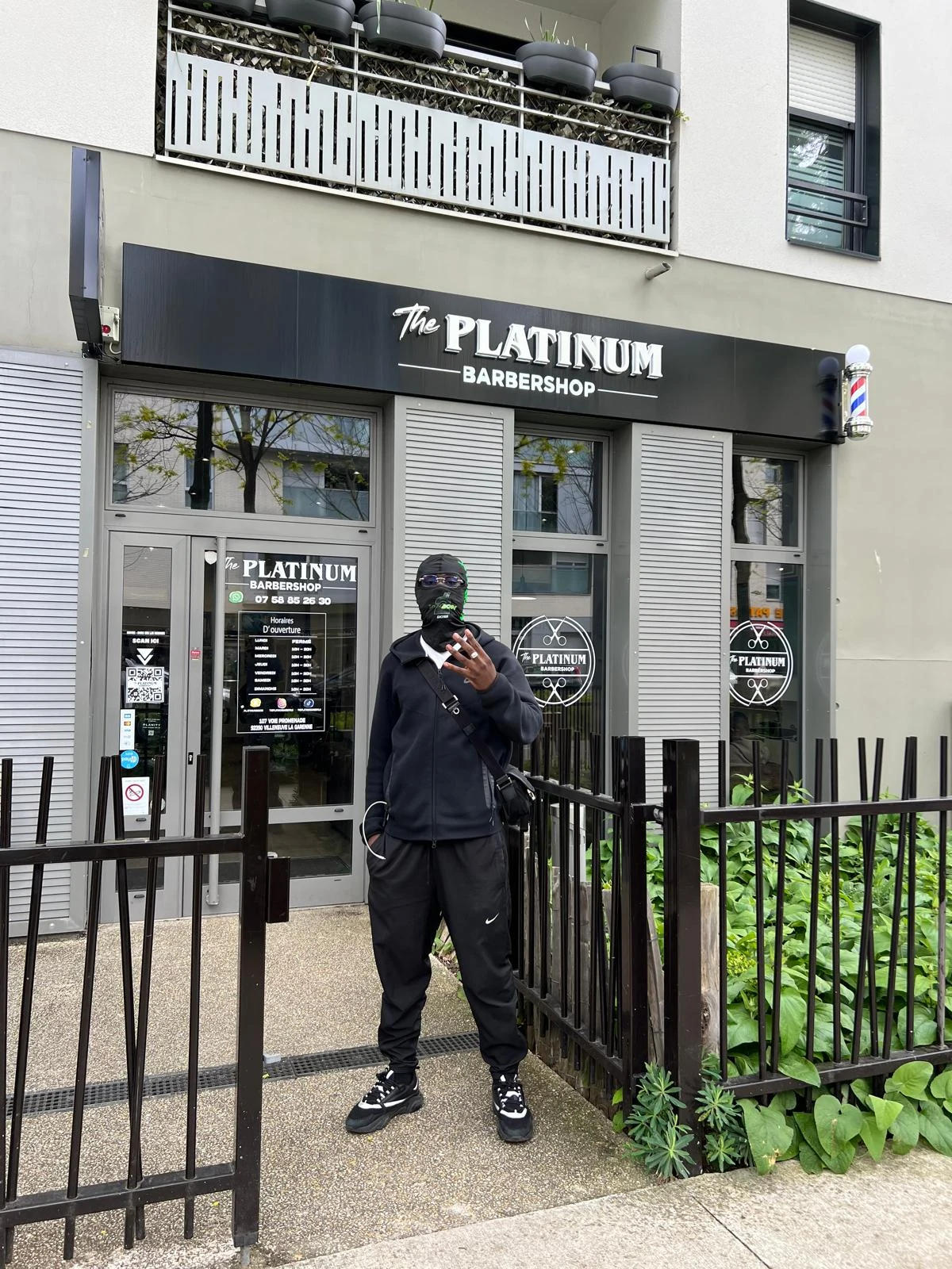 Personnalité au Platinum Barber